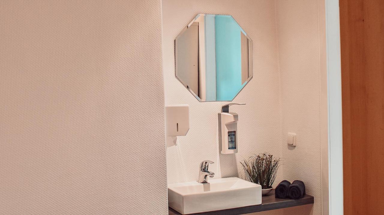 Villa Herkules - Privates Apartment Am Waldrand Mit Smart Tv Und Kostenlosen Parkplaetzen Kassel Dış mekan fotoğraf