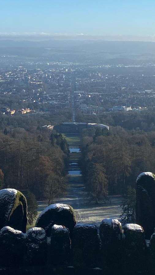 Villa Herkules - Privates Apartment Am Waldrand Mit Smart Tv Und Kostenlosen Parkplaetzen Kassel Dış mekan fotoğraf
