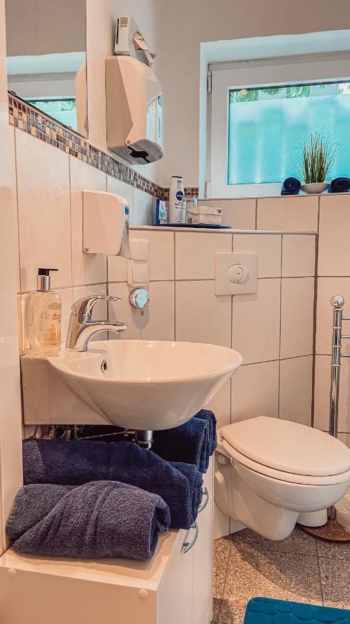 Villa Herkules - Privates Apartment Am Waldrand Mit Smart Tv Und Kostenlosen Parkplaetzen Kassel Dış mekan fotoğraf